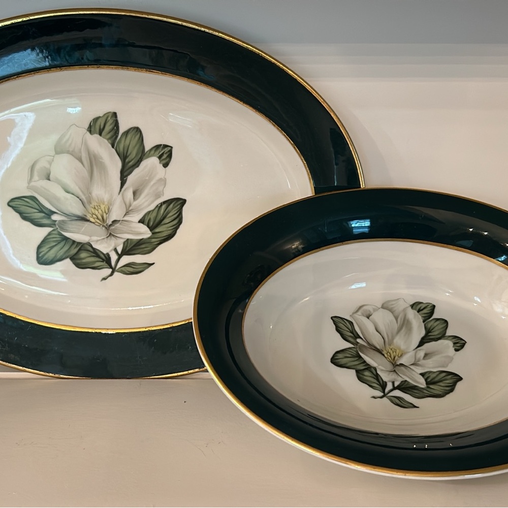 Elegant Dark Green and White Floral Dinnerware Set